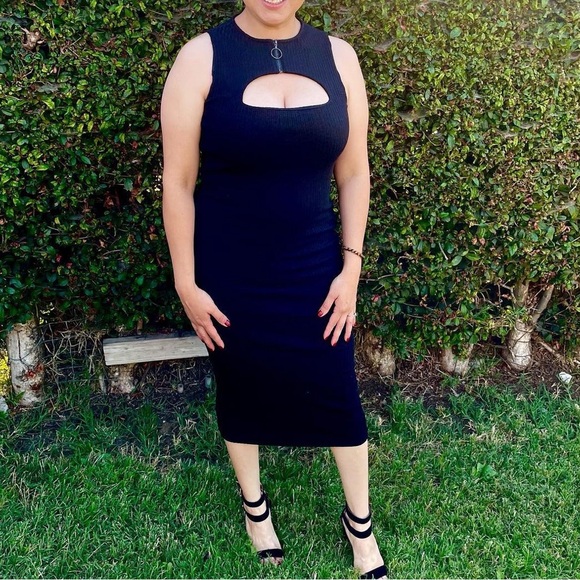 Sleeveless Ribbed Midi Dress- Black - Picture 3 of 8